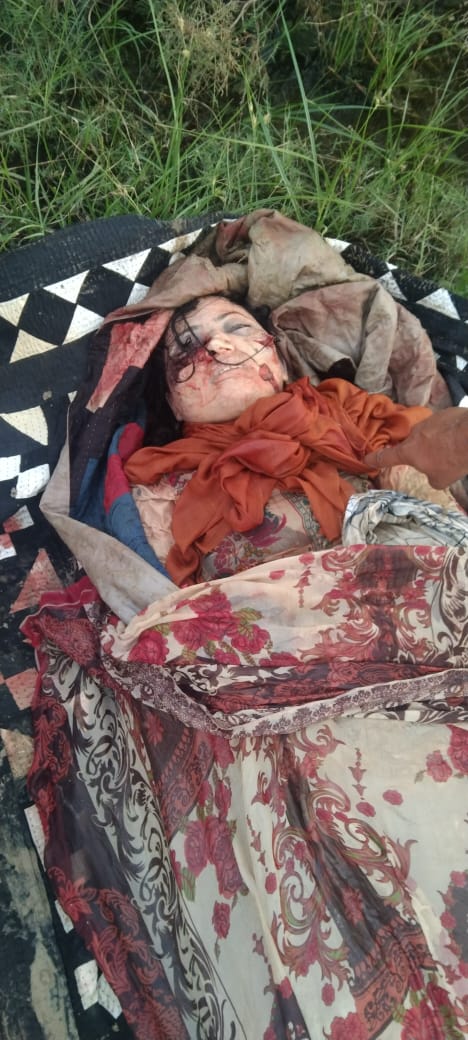 Anumtalpur's tweet photo. توھان جو صرف ھڪ ٽوئيٽ ھڪ بيگناهه سنڌ جي نياڻي کي انصاف ڏيارڻ ۾ مددگار ثابت ٿيندو .
بيدردي سان قتل ڪيل ميمونہ سومرو جي خون سان انصاف ڪيو 
#JusticeForMemoonaSoomro https://t.co/T4wyNvjtMx