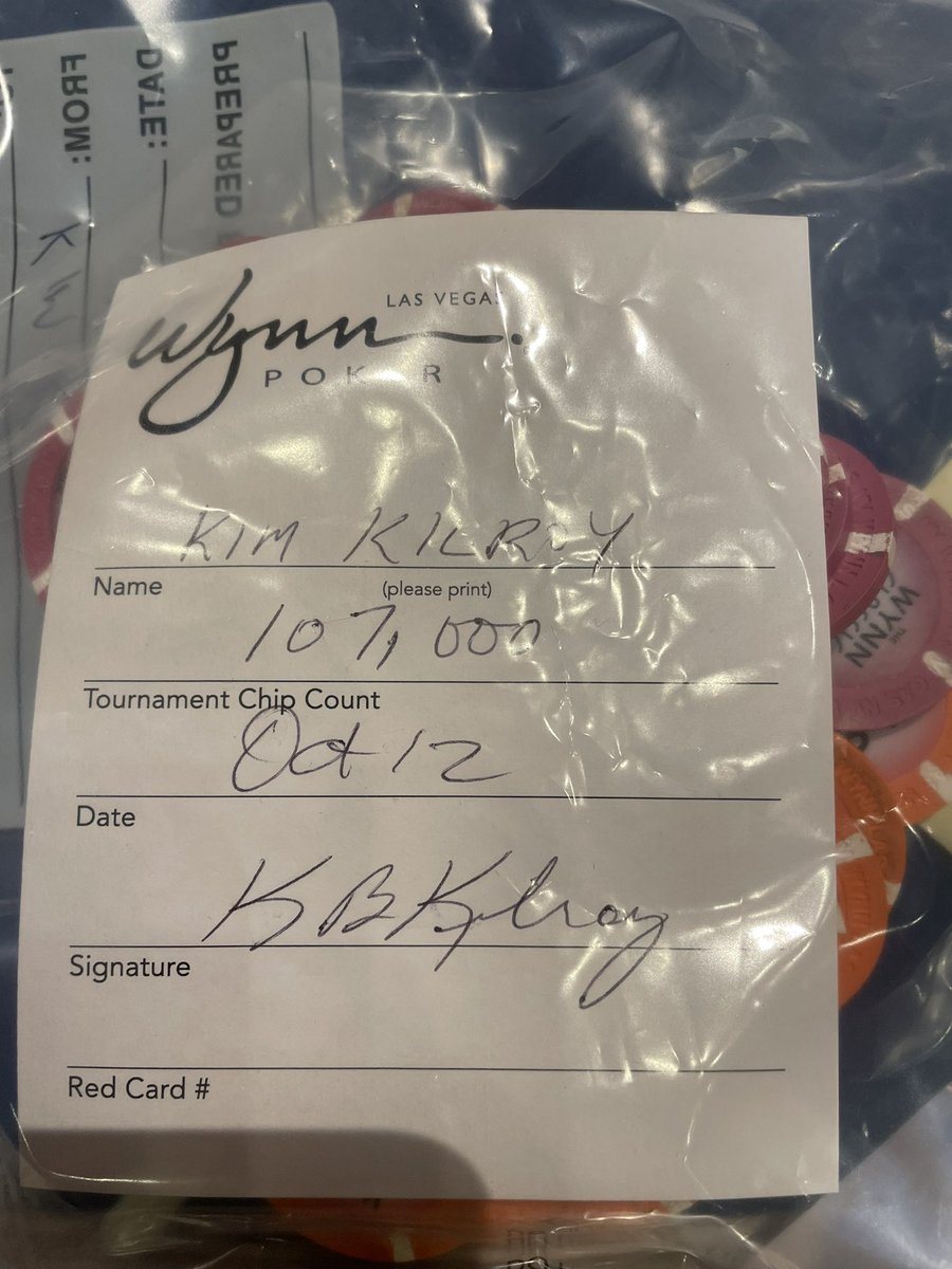 petvet_33's tweet image. Good news: we are  ITM and bagging up for day 2 in the @WynnPoker Mystery Bounty                                      Bad news: we are a short stack and the sharks will be bounty hunting #shortstackninja