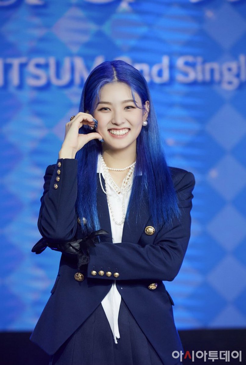 ahyoetn's tweet photo. Light a Wish's press showcase has started. The atmosphere of our song this time changed from before. I feel lucky and happy because I can pour all my love into every song in this single and we will do our best to show you a good performance. https://t.co/HIEVFBmpDU