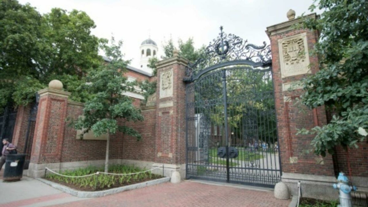 RFI's tweet photo. Harvard délocalisera son programme d’été de chinois de Pékin à Taïwan https://t.co/nBS2ktqvuM https://t.co/yozNd6Lsrd