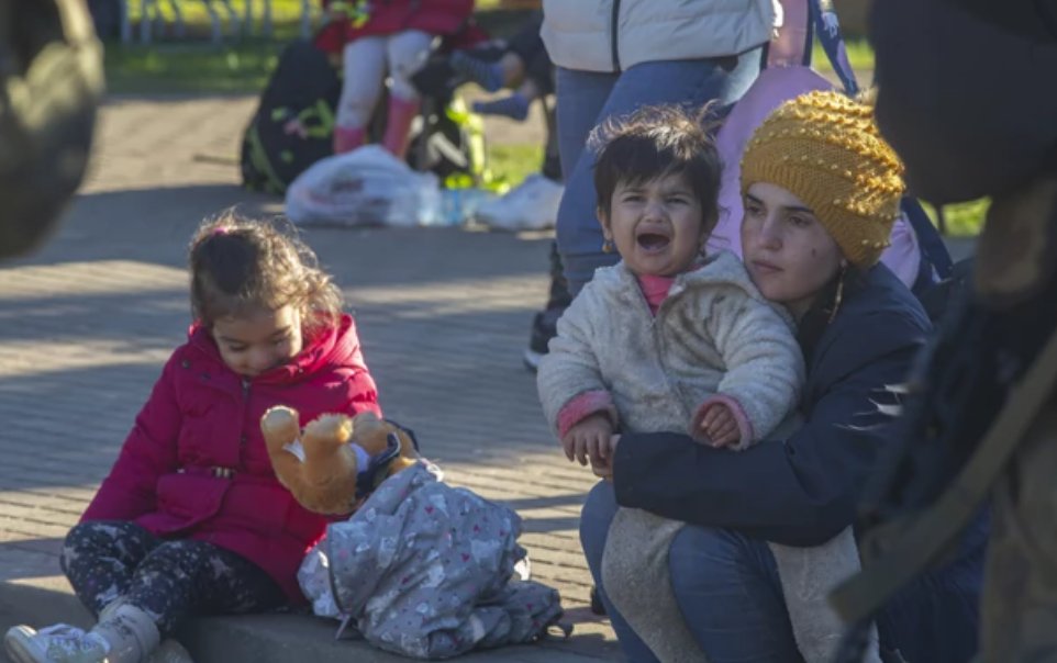 cornick6655's tweet image. Codziennie będę wam zadawać to samo pytanie politycy @pisorgpl: gdzie spaliście dzisiejszej nocy, w domu czy w lesie? Gdzie spały wasze dzieci i wnuki?