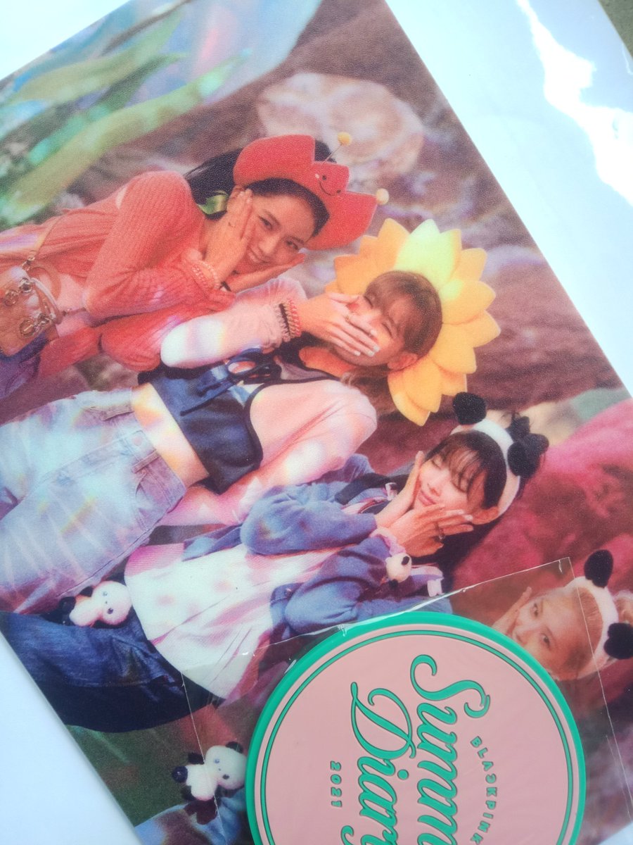 milklalisaa's tweet photo. as someone who works from home and drinks coffee while doing so, these merch are def good purchases >< didn't have the time to take a pic of the whole inclusion but thank you, @thehappyseoulph ♡ https://t.co/U5ly7CSQV4