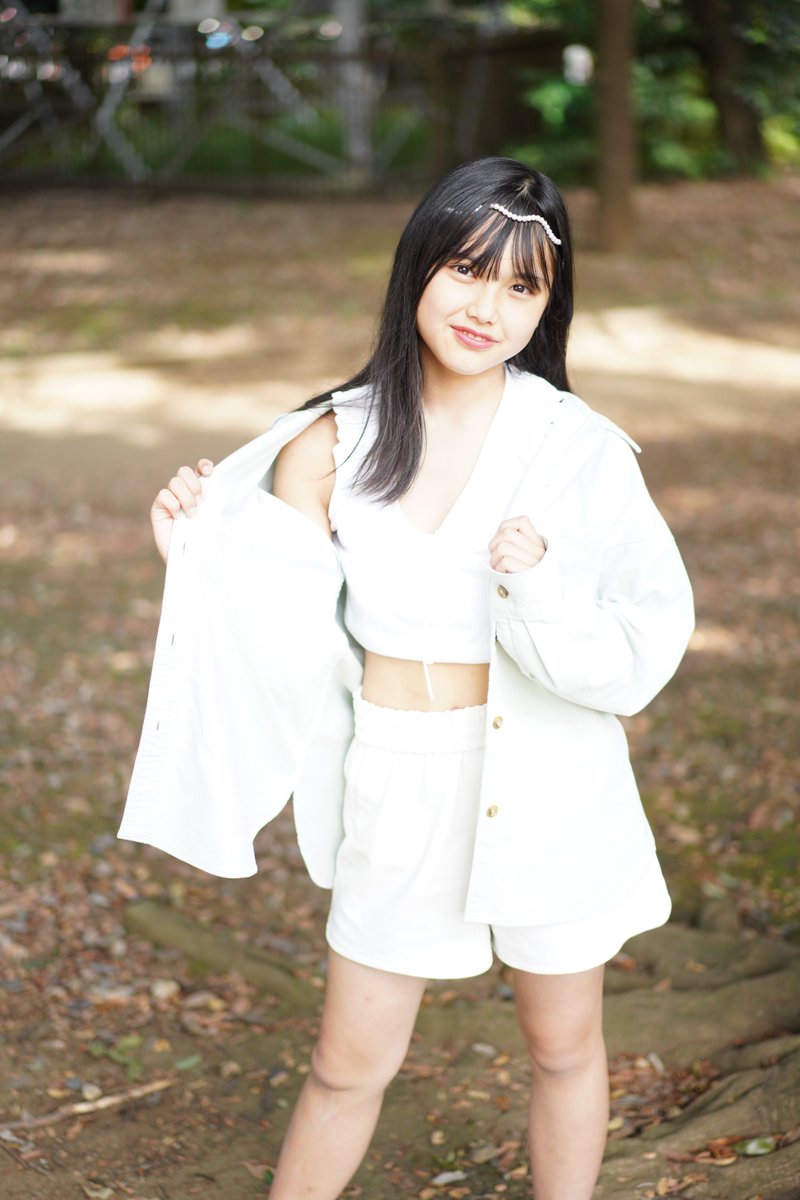 77noburin's tweet photo. 2021年10月10日(日)
東京・野外撮影会
駒沢オリンピック公園

りありん① （JC1）
モデルさん風なポーズをお願いしました！

#JumpingKiss 
#ジャンキス 
#山田莉愛 © https://t.co/ZdluEOcjfB
