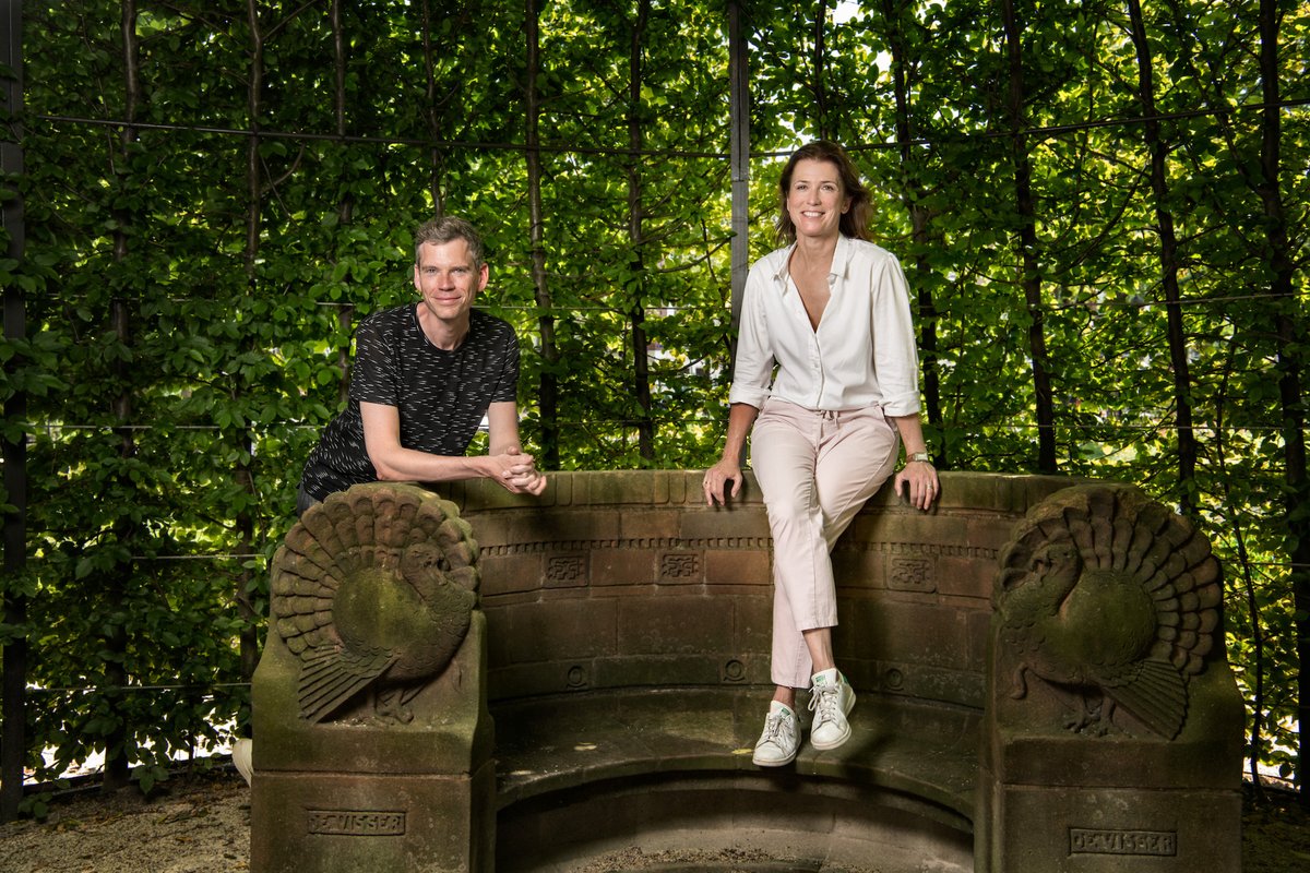 Mooie winnaar van de Sonja Barend Award! <a href="/wol/">Jeroen Wollaars</a> Afgelopen zomer, over de interviewserie met lijsttrekkers: ‘Er is ook niemand huilend weggegaan na afloop hè.’ Grijnzend: ‘Nou ja, misschien Wopke Hoekstra een beetje.’ bit.ly/3v9mVwR