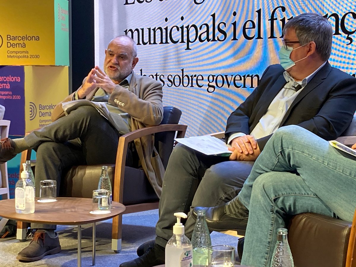 pembarcelona's tweet photo. 🗣️ "#Barcelona té 66 llocs de treball per cada 100 habitants, davant #SantaColoma que té 13 per cada 100", comenta Lluis Torrens.
🤔 Com garantim que les #rendes estiguin millor repartides pel #territori? ⚖️ Això no és cosa dels ajuntaments sinó de l’estat del benestar. https://t.co/GTQnPbhTN3