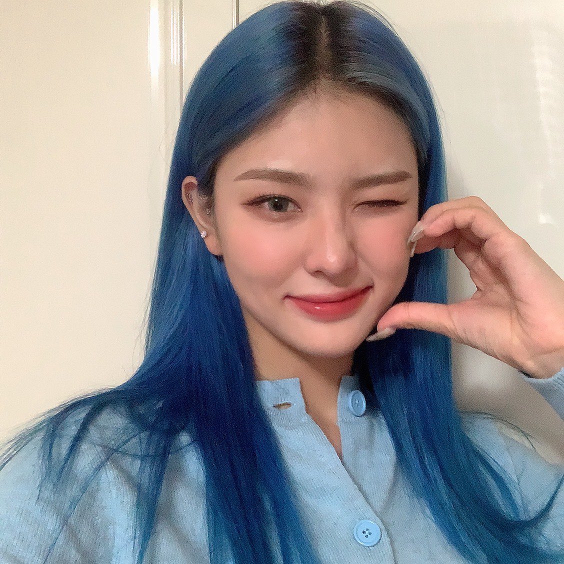 ahyoetn's tweet photo. SUMIT! I'm so excited and my heart keeps beating really fast today, we'll see each other soon. I love you 💗 https://t.co/5mlLNcGBpp