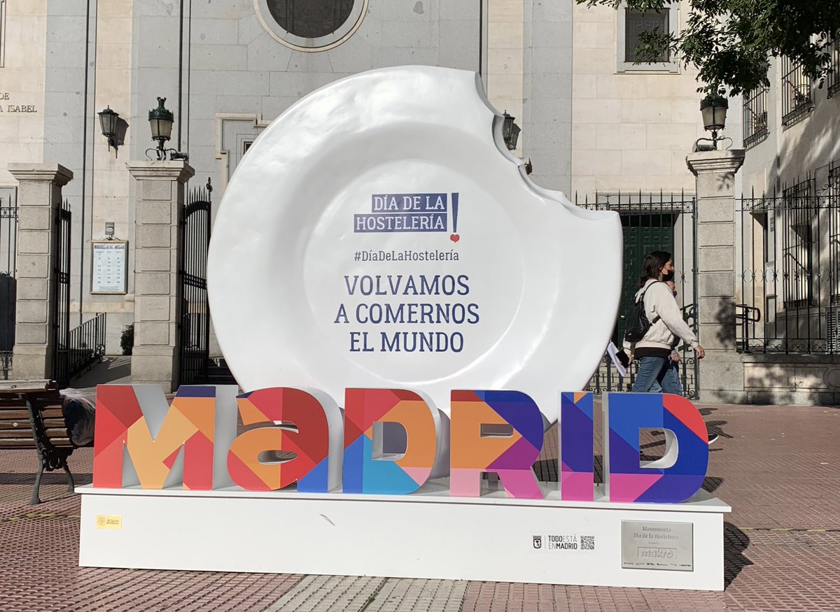 Ya estamos a punto de iniciar el acto homenaje a los hosteleros y hosteleras de Madrid por el #DíaDeLaHostelería 🍽 

🍳🍳Expertos en #Gastromarketing