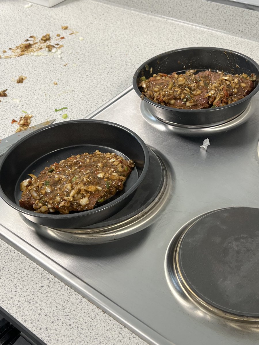CastlefieldCam2's tweet photo. Jerk chicken this morning with group 8A #reggaereggae #scotchbonnet #coolrunnings #manchester #castlefieldcampus #teamcastlefield #KS3 https://t.co/sCezV4cyqC