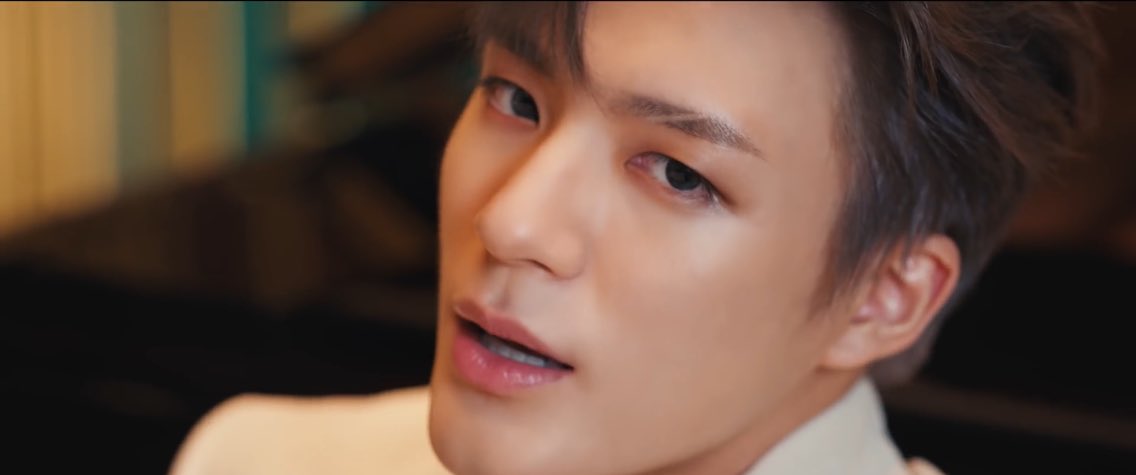 jeongyunonly's tweet photo. lee jeno the man that you are https://t.co/Z052EWTnIa