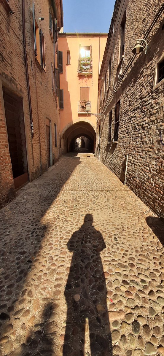 seanmmontague's tweet image. Out for coffee #shadowme