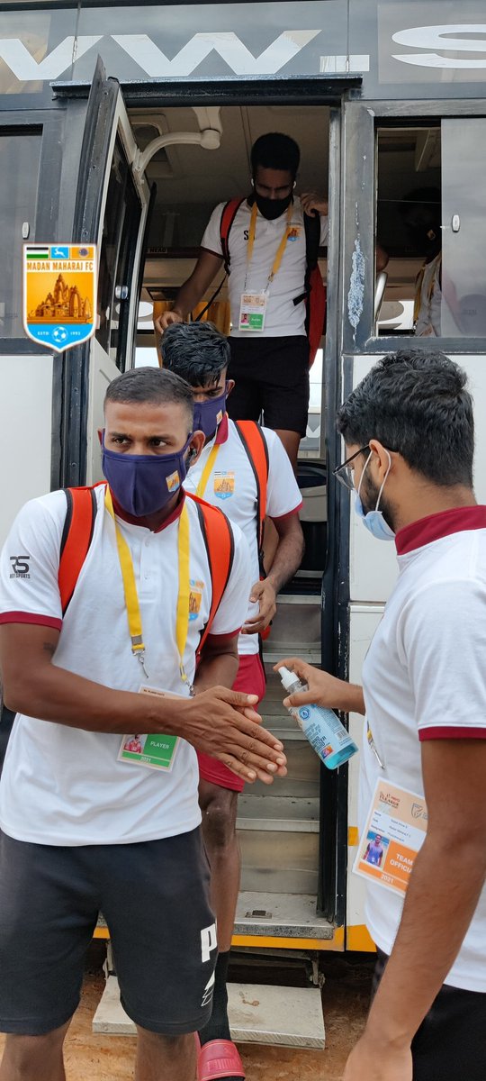 FcMaharaj's tweet photo. We have reached the venue ๐๏ธโ๏ธ๐ถ
#MMFCRUFC โ๏ธ
#HILQ2021 ๐
#IndianFootball โฝ
#MMFC ๐ช
#MatchDay ๐ค https://t.co/MihixLqyNU