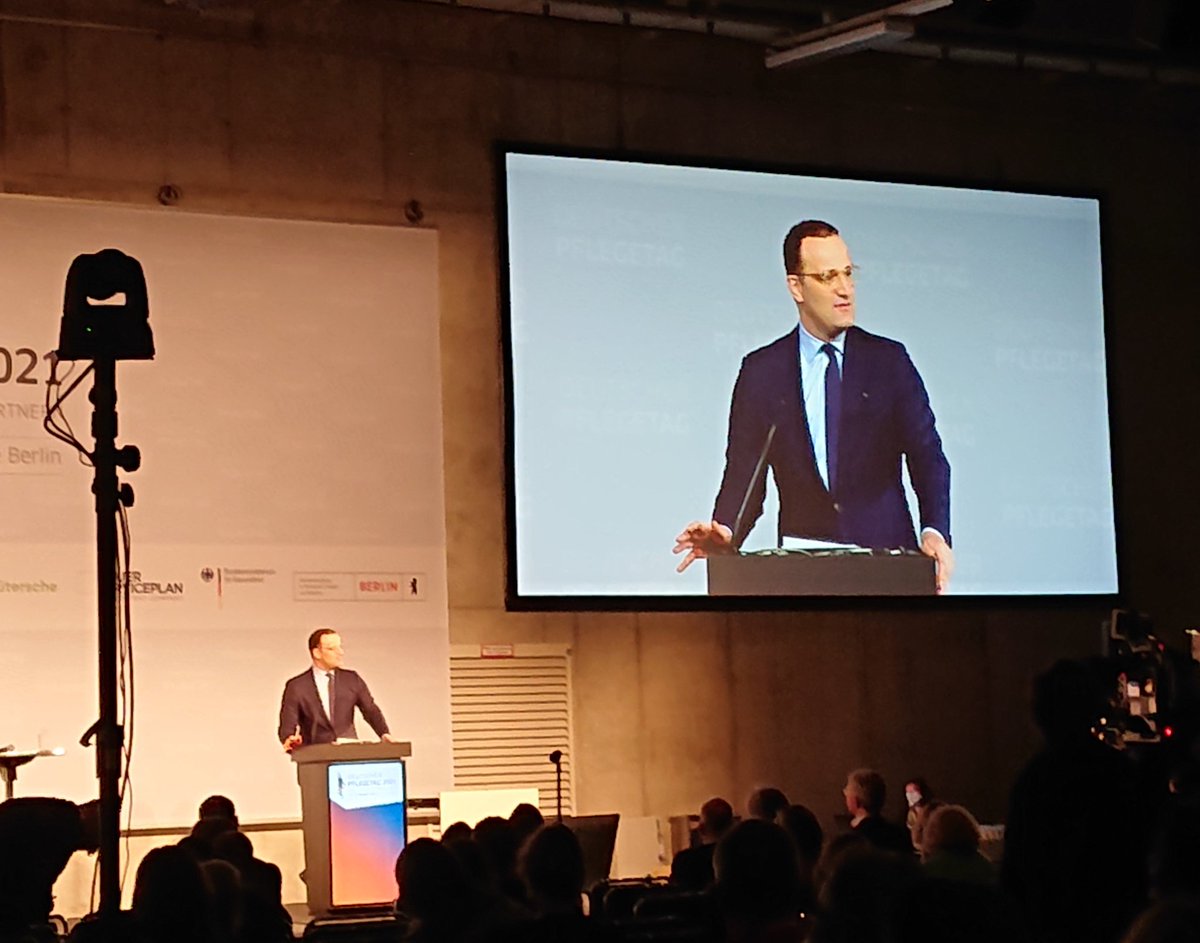 "Die #Pflege muss eine Frage beantworten: Wie wollen wir uns zusammentun und organisieren?" <a href="/jensspahn/">Jens Spahn</a> beim <a href="/pflegetag/">Deutscher Pflegetag</a> "Nutzen Sie den Hebel, an dem Sie sitzen." @IchwillPflege