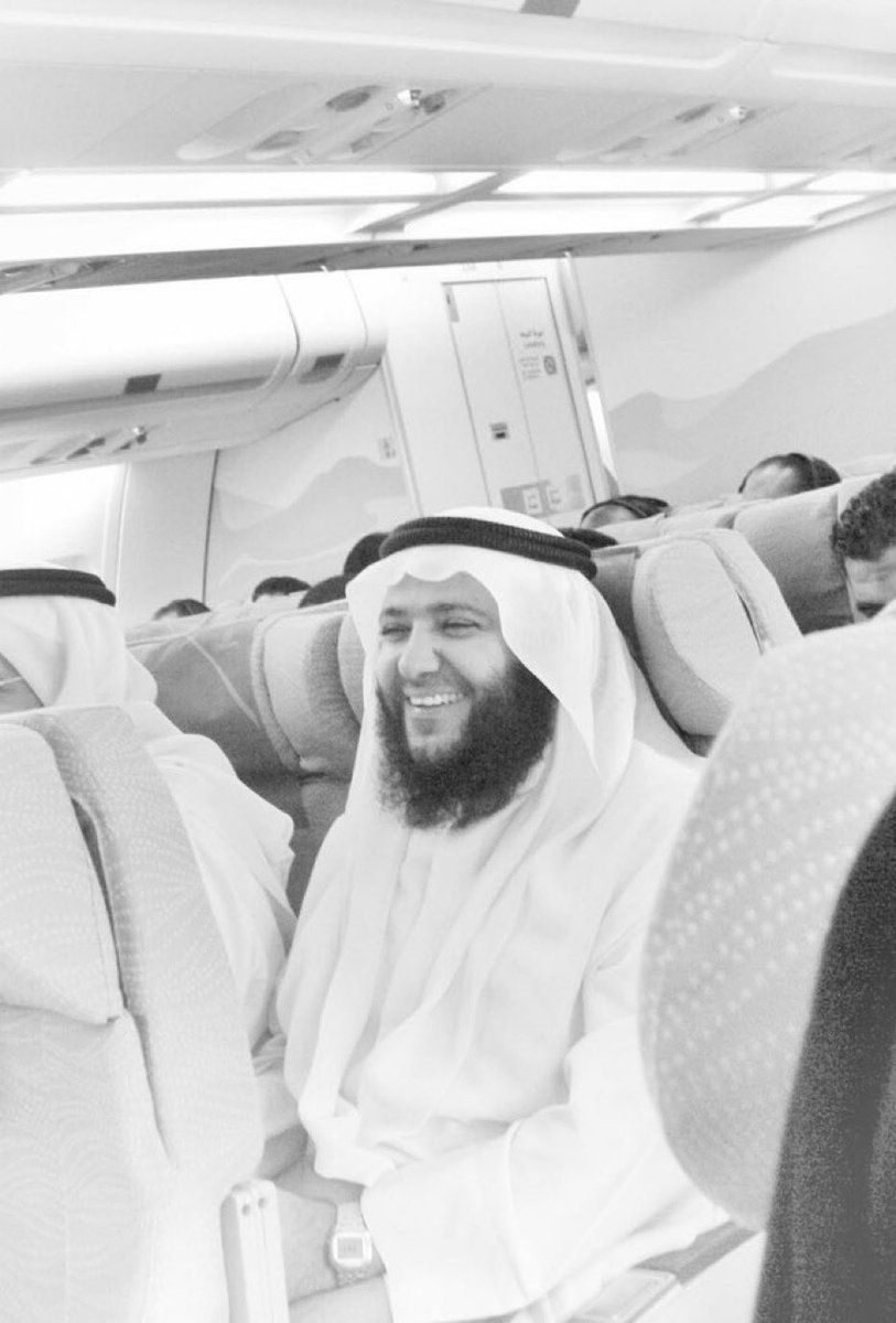 أبي الغالي #محمد_الصديق 
"لن يطفئوكَ وأنتَ النورُ والألقُ 
لا ينطفي النجمُ مهما أغمِض الحدقُ 
لن يدركوا منكَ جزءاً في محاولةٍ 
ولو قضوا عُمرهم في السعي واستبقوا" 
-ابراهيم حمدان