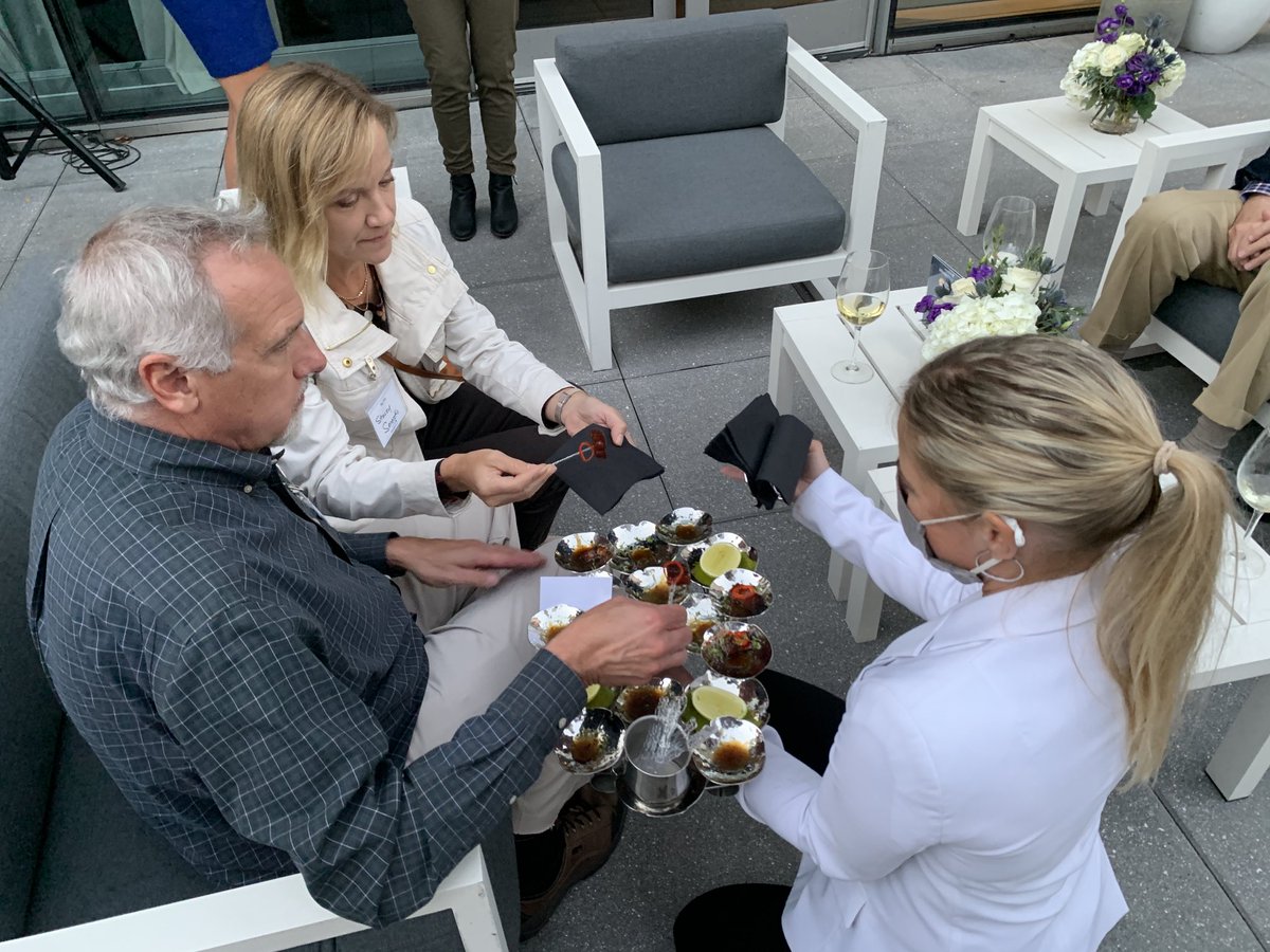mileageplusmike's tweet photo. We couldn’t have had nicer weather for our ⁦@fly2ohare⁩ #Chicago Premier reception at @LettuceEats⁩ RPMSeafood.  #hometown.  ⁦@united⁩. ⁦⁦@lucbondar⁩ https://t.co/6KAOV71Ztx