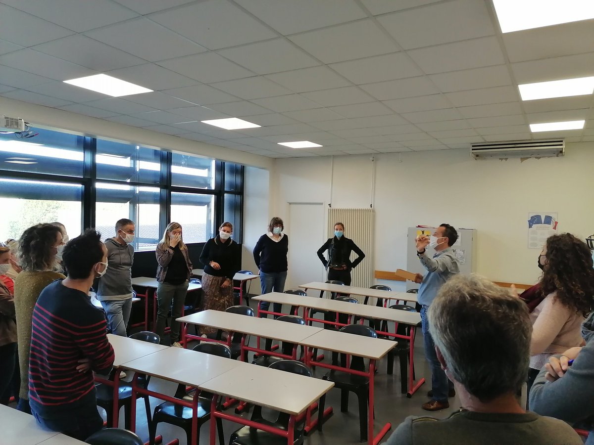 DSDEN79's tweet photo. 🎼Parole, parole 🎶
Formation #eclore réseau Niort ouest.L #oral 1er support d apprentissage
Préoccupation très forte de la maternelle (mise en place des mots : lexique, syntaxe... ) au lycée (Maîtriser le mot, Interractions langagières... )
@CARDIE_Poitiers
@LeGrandOral https://t.co/MhHzB2pLr0
