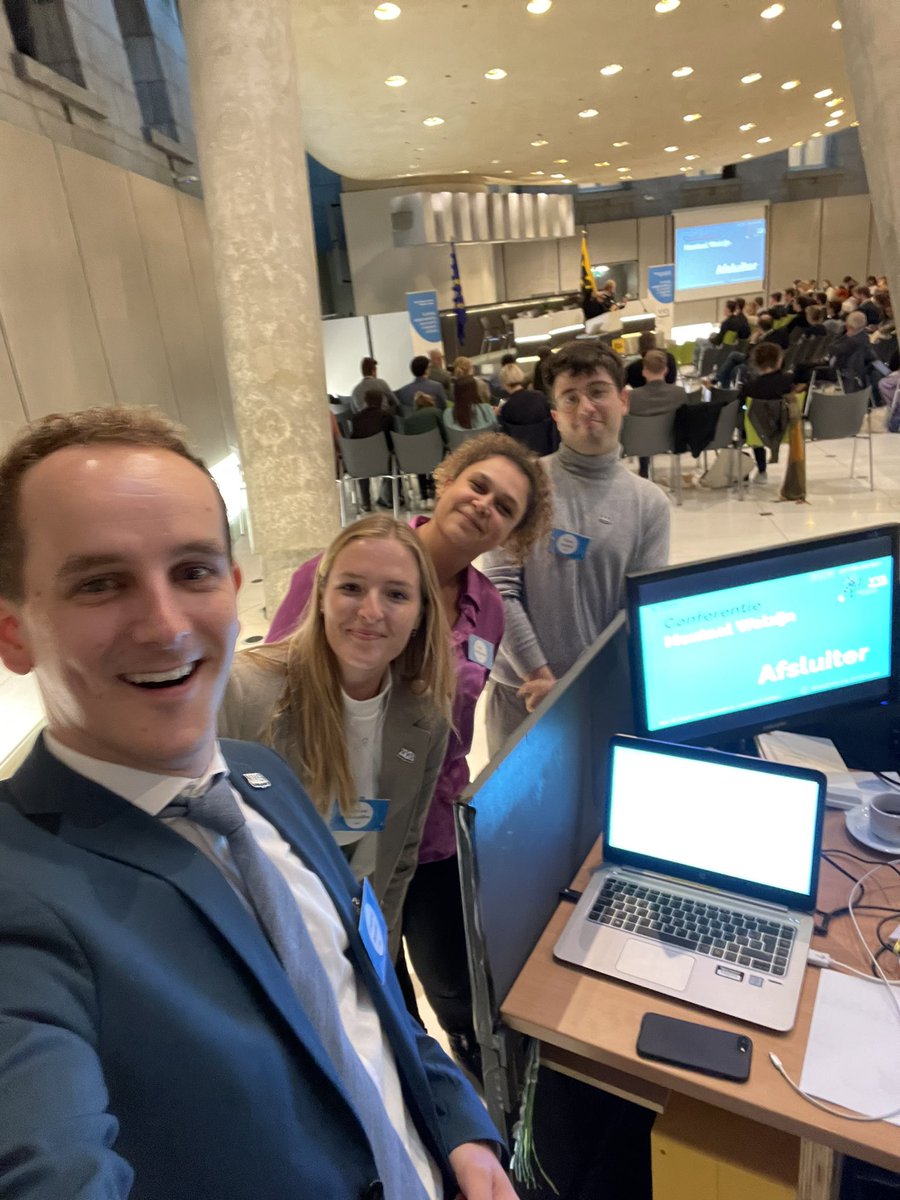 Wat een dag! Gisteren organiseerde ons <a href="/VVStudenten/">Vlaamse Vereniging van Studenten</a>-team een conferentie omtrent het mentaal welzijn van studenten!

Met 200 deelnemers, ministeriële en parlementaire aanwezigheid was het een groot succes!

Straks volgen actuele vragen ih Vlaams Parlement! <a href="/vlaparl/">Vlaams Parlement</a> #VVSInActie