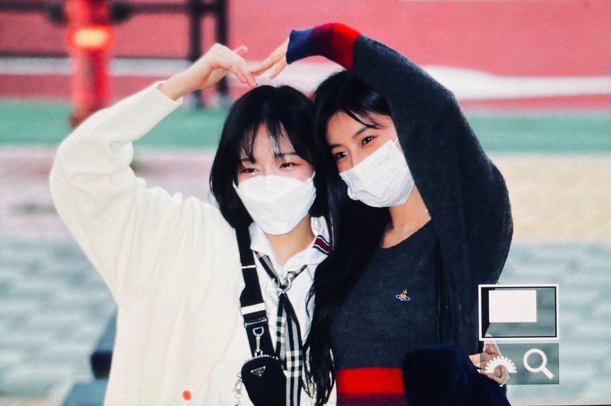 211013 🤍🖤

#강혜원 #조유리 #KangHyeWon #JoYuRi 
<a href="/hyemu_official/">Team Hyemdan</a> <a href="/JOYURI_offcl/">조유리 JO YURI</a>