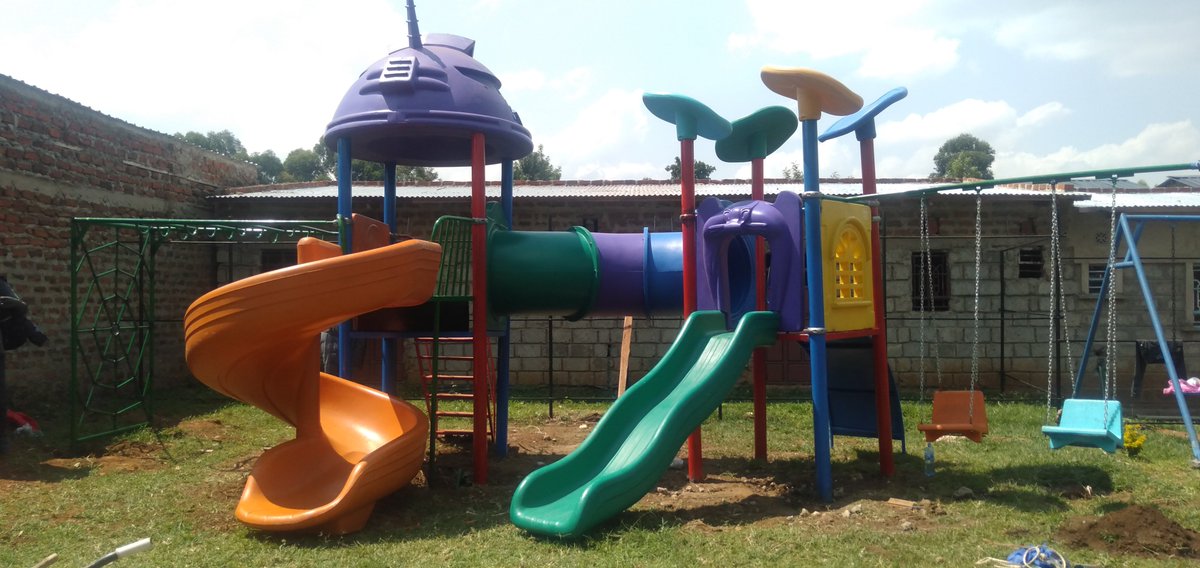 toto_castle's tweet photo. playhouses for sale we deliver and install reach us on 0722286300 https://t.co/TY8ZGAAl0t