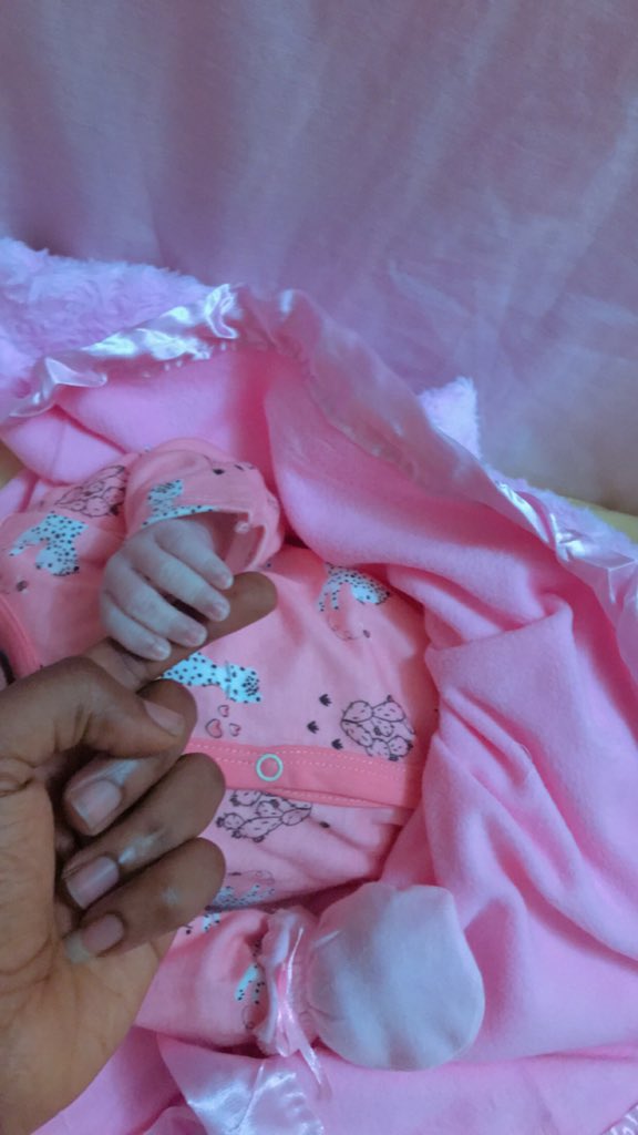Iam_mayorkush's tweet photo. This morning October 13, 2021
I officially became a father...my little girl is here 🥰 https://t.co/38Lyyb1LbF