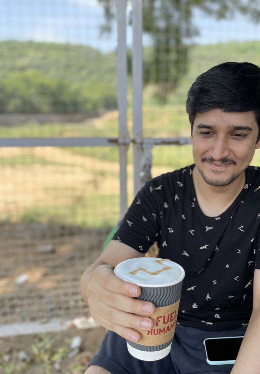 Who else could use a #wheeliegood cup of #wheeliegoodcoffee right about now?? 

#barista #baristahustle #coffee #CoffeeLover #CoffeeLovers #CoffeeAddict #coffeecup #latteart #tripmachinecafe