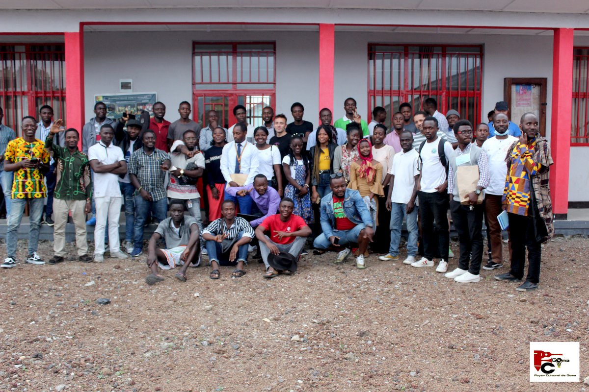 Bienvenu aux formateur français du groupe Mortal Combo pour la formation en fanfare, une cinquantaine des jeunes vont se familiariser avec les instruments à vent pendant 10 jours