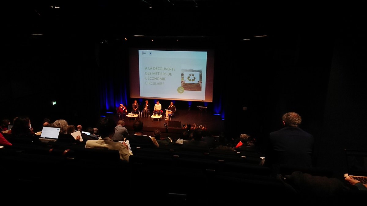 En direct d'une journée à Rennes avec <a href="/ademe/">ADEME</a> où nous parlons des formations à monter DES AUJOURD'HUI sur l'#économiecirculaire ! Venez découvrir les fiches métiers réalisées : …que-metierstee-bretagne.site.ademe.fr/infos-metiers-…