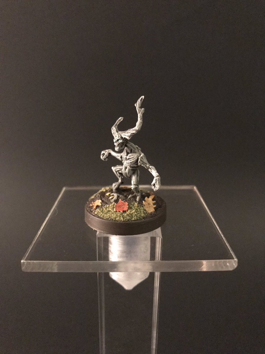 Travis_Fauber's tweet photo. My 9th entry for the @MordorPaint #October #painting #contest

A #briarling from @reapermini #BonesV. The riser is from @axenshield. 

#ttrpg #dndart #dndminiatures #dnd5e #dungeonsanddragons  #miniature #miniaturepainting #BonesBlack #art #goblinpaint #goblinarmy #fun https://t.co/PR8Fj3kbol