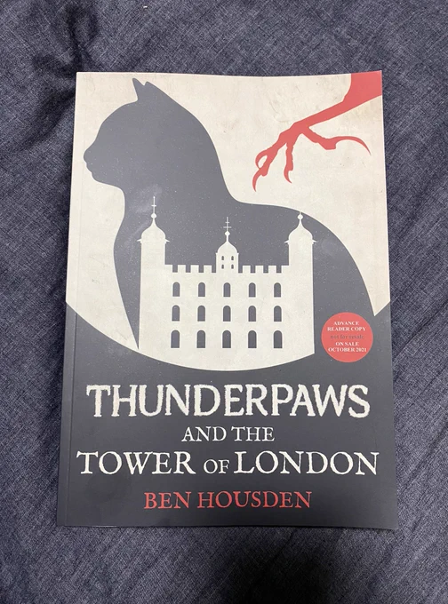 『THUNDERPAWS &amp; THE TOWER OF LONDON』(@BenHousden 様)の見本誌も本日頂きました。
かっこいい…
(表紙の指紋が汚くて申し訳ないです) 