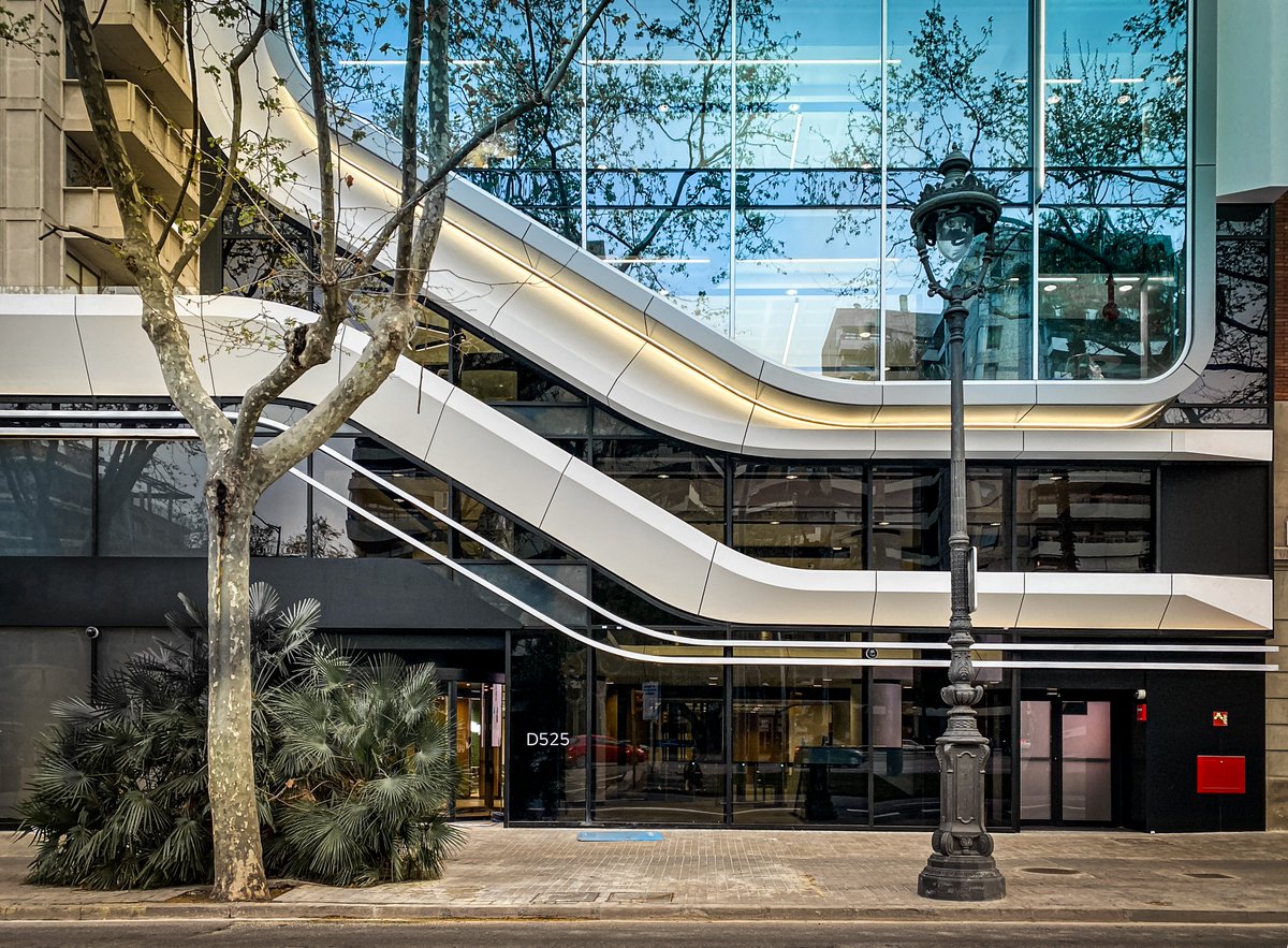 Nuestro activo #Diagonal525, diseñado por <a href="/sanzpont/">sanzpont</a>, ha recibido 2 nuevos premios de <a href="/musedesignaward/">Muse Design Awards</a>. Con estos reconocimientos, el proyecto cuenta ya con 4 premios internacionales en diseño de arquitectura. ¡Enhorabuena equipo!