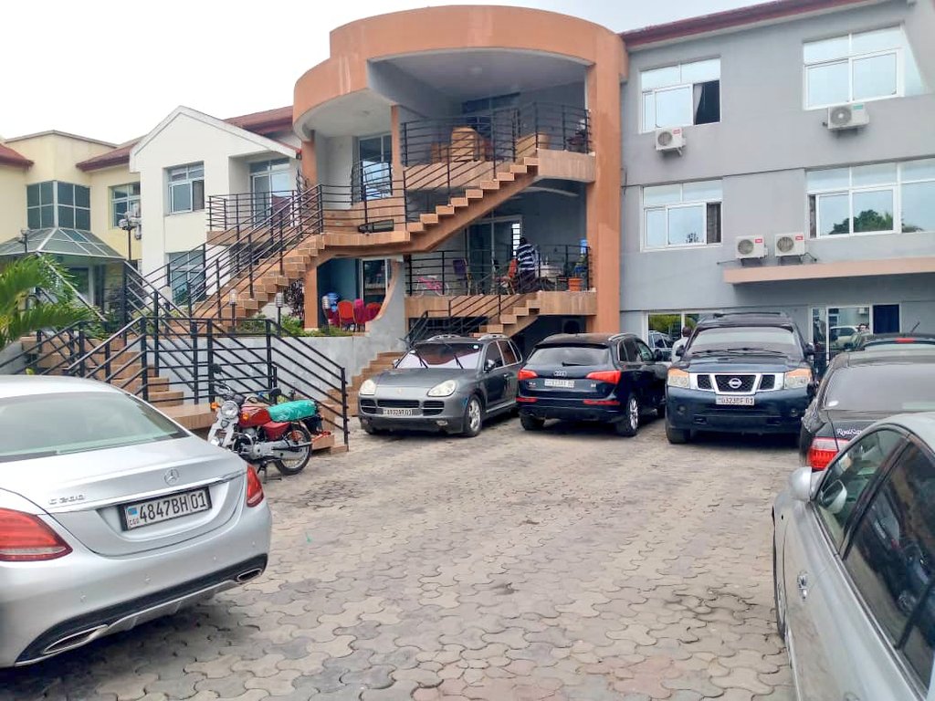 immo_shu's tweet photo. 🏠PROPRIÉTÉ À LOUER 🏠

TYPE : #APPARTEMENT
REZ-DE-CHAUSSÉE
📍#LOCALISATION 
❇️ C/ NGALIEMA-MACAMPAGNE
❇️ #KINSHASA - #RDC🇨🇩

✳ 2 Chambres
✳ 2 Salles de bain
✳  Salon
✳Cuisine 

Loyer : 600$

Contact : +243822107700 https://t.co/JNS3msGK4Z