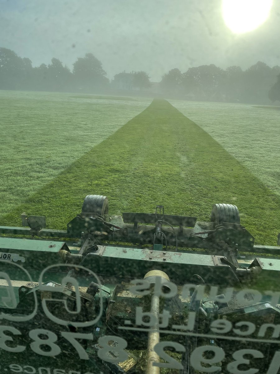 CountyGrounds's tweet image. Early morning at Winslade Park getting those stripes in :) @BurringtonEstat
