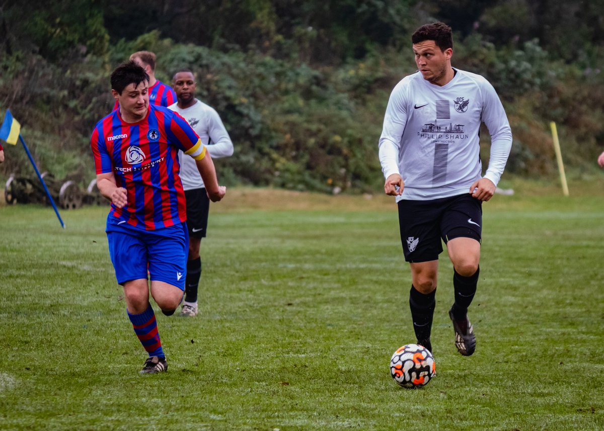 OCE_FC's tweet photo. 𝐀 𝐜𝐥𝐚𝐬𝐬𝐲 𝐑𝐨𝐛𝐛𝐢𝐞 𝐁𝐞𝐭𝐭𝐬 𝐩𝐞𝐫𝐟𝐨𝐫𝐦𝐚𝐧𝐜𝐞

Voted Sunday’s Man of the Match 🏆

📸 @PhotographyVjt 

#OCEFC #LeagueSeniorCup #Grassroots #Betts https://t.co/xXQmebAFpZ
