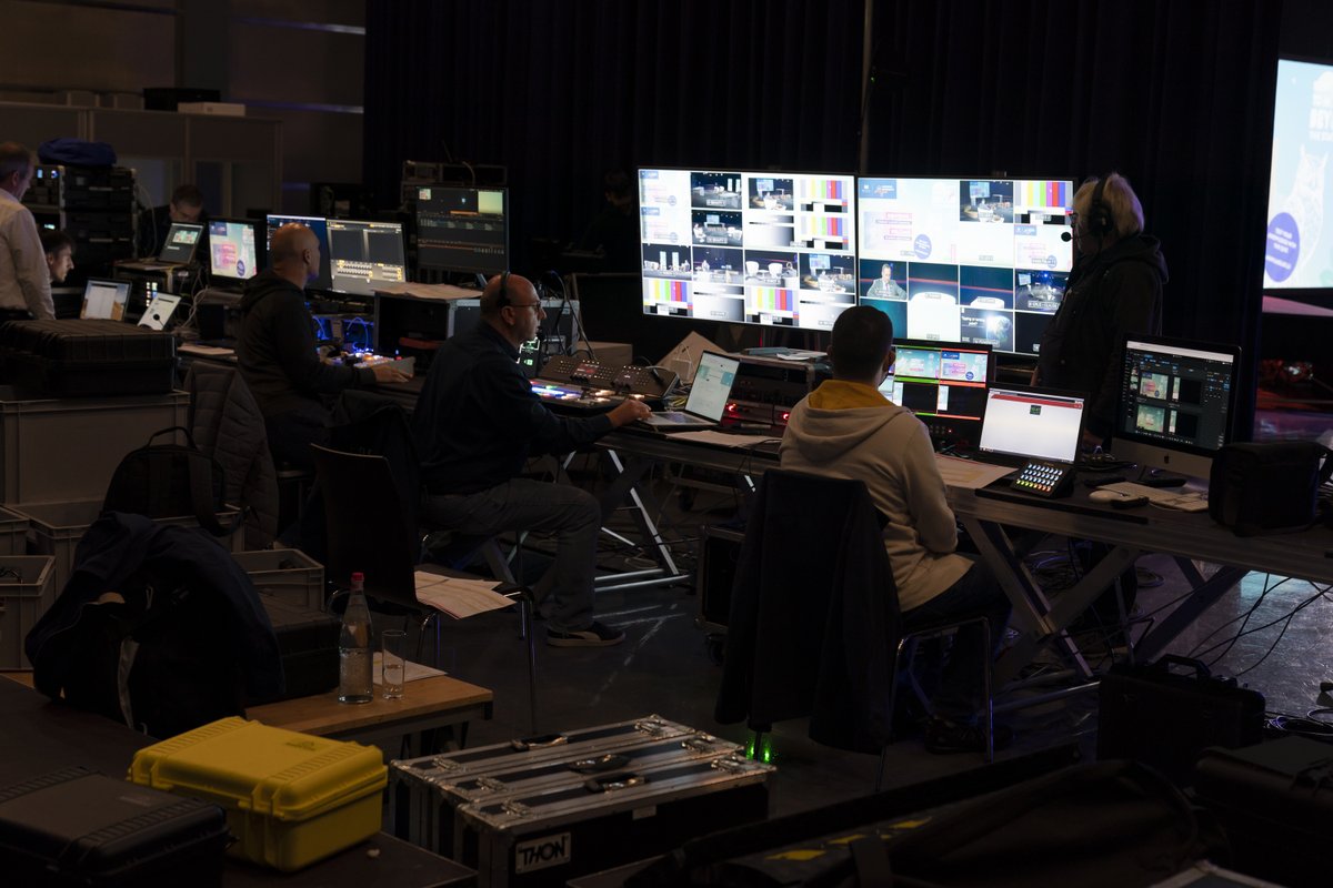 #LSF2021 🎥 Backstage de cette matinée de livestream !

Retrouvez-nous à 13h30 pour la suite du programme sur imslux.lu