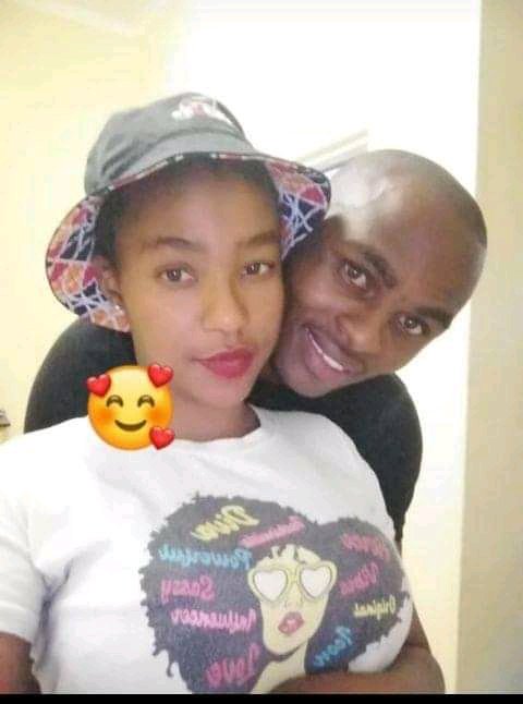 IsMeEmmanuel's tweet photo. Father, Mother and Daughter...beautiful family.🤐🤐🤐 https://t.co/dEe7pwNShb