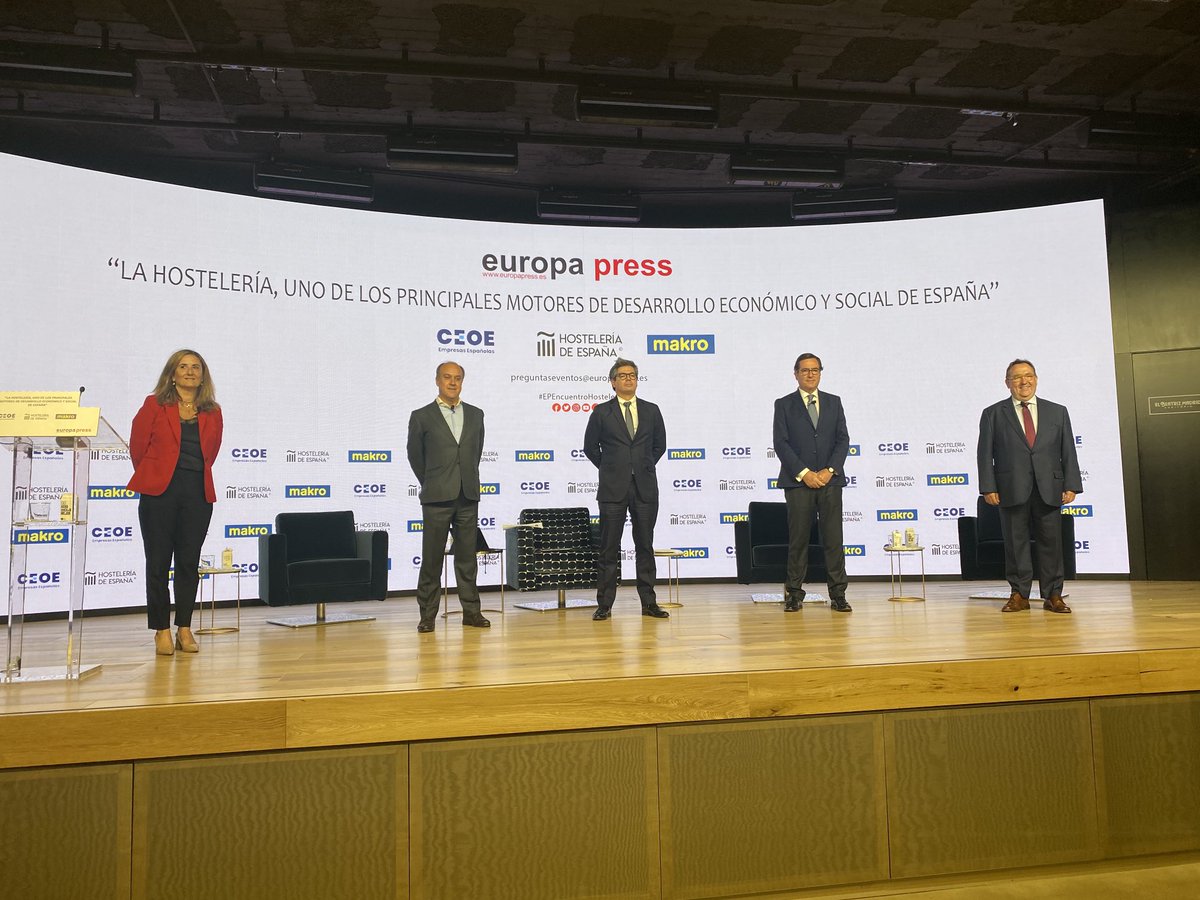 En breve damos comienzo a la rueda de prensa “ la hostelería, motor de desarrollo económico y social de España” de la mano de <a href="/europapress/">Europa Press</a> con  <a href="/DavidMFontano/">DavidMartinezFontano</a> @jlyzuel <a href="/agaramendil/">Antonio Garamendi</a> <a href="/danielmrfr/">Daniel Martínez</a> . Y todo por el #diadelahosteleria ⁦<a href="/makroESP/">Makro España</a>⁩