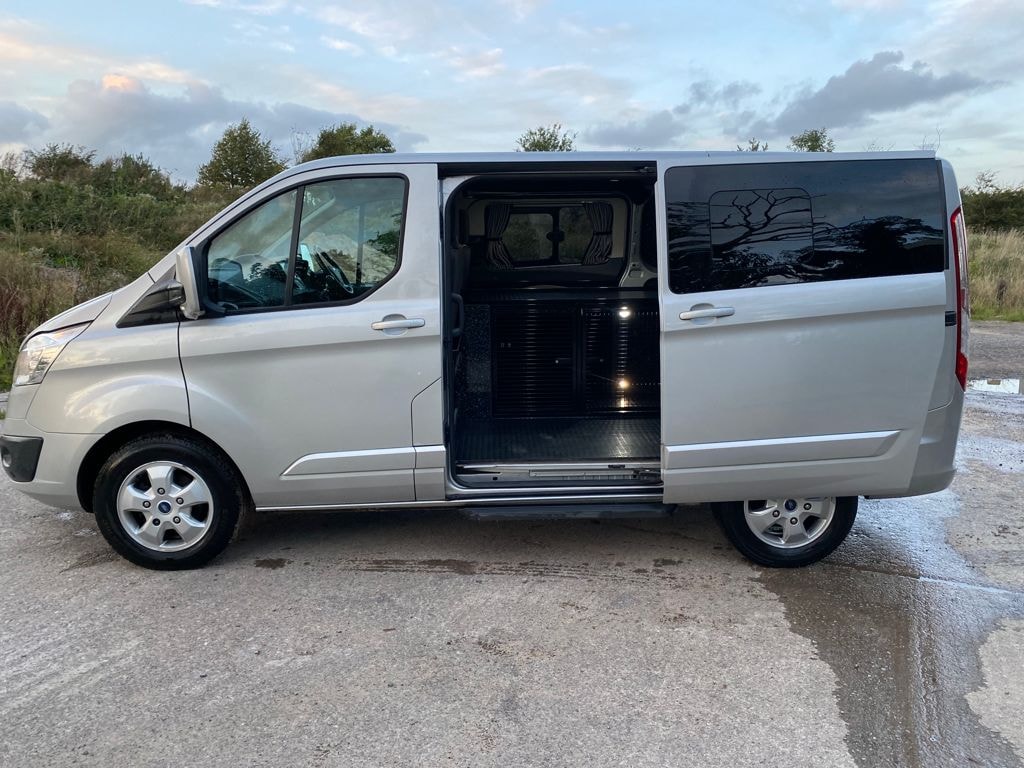 AndrewRWhite's tweet photo. We've finally took delivery of our new dog van, which is needed now our youngest daughter Liv is competing in more and more agility competitions.
It's a pre-owned @forduk Tourneo Custom with custom designed and made dog cages for our 5 dogs. https://t.co/0TbByyF51N