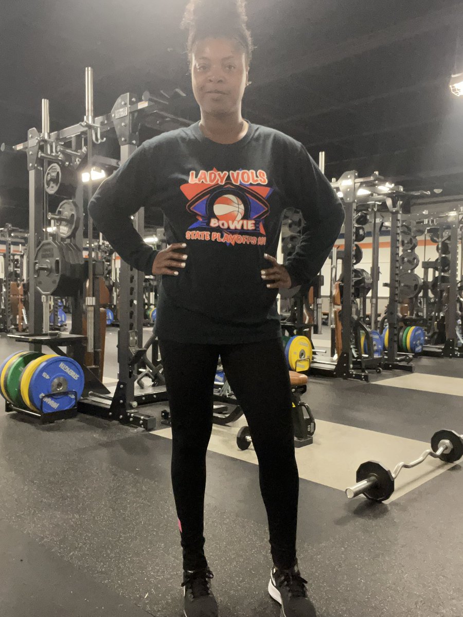knbcarruthers's tweet photo. At this point y’all are the ones holding me accountable due to all the messages I am getting!  I appreciate you &amp; with that being said…get up! Let’s go! It’s hump day! #midweekmotivation #fitnessmotivation #ellipticalworkout #weightworkout #coreworkout #healthylifestyle https://t.co/oKv5Okd1UR