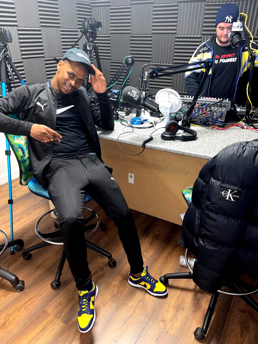 ZeeNtini tweet media