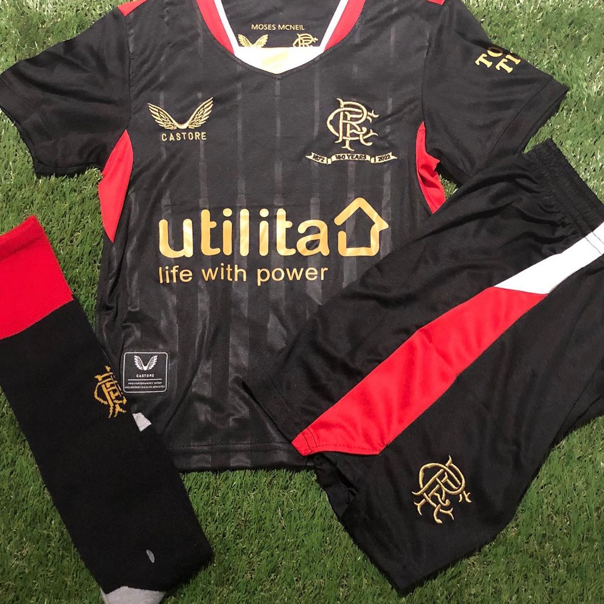 FootballRoom44's tweet photo. 🐻 THE TEDDY BEARS 🐻 

💙 Rangers home kit 21/22 💙

🖤 Rangers Away kit 21/22 🖤

💙 Rangers tracksuits 💙

Ideal for a Christmas present or birthday 🎅 🎂 

 ✉️ Any questions or to place an order drop us a DM ✉️

➡️ Follow us on Instagram and Facebook for BIG news to come!⬅️ https://t.co/wl8ENbGxYK