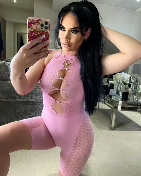 He ain&rsquo;t into toys, but he f**k with the barbie 💅🏼 https://t.co/z6TltHq0o2