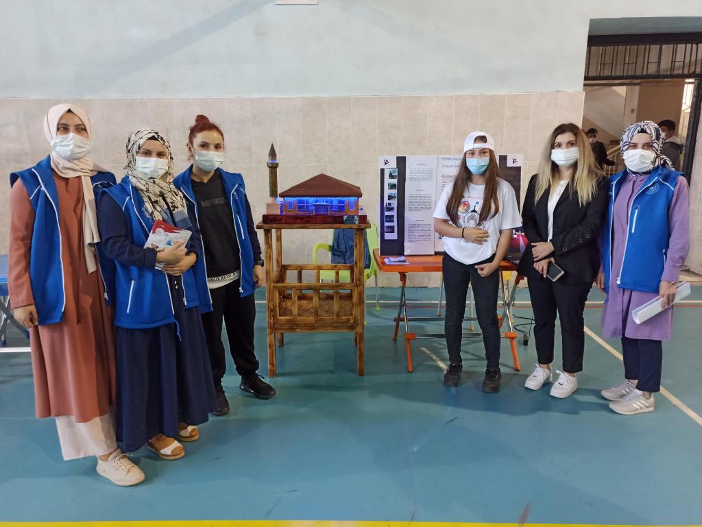 GSB_TermeGM's tweet photo. Karadeniz Mesleki ve Teknik Anadolu Lisesi TÜBİTAK Bilim Fuarı'nı ziyaret ettik. https://t.co/rDppVM2LHI