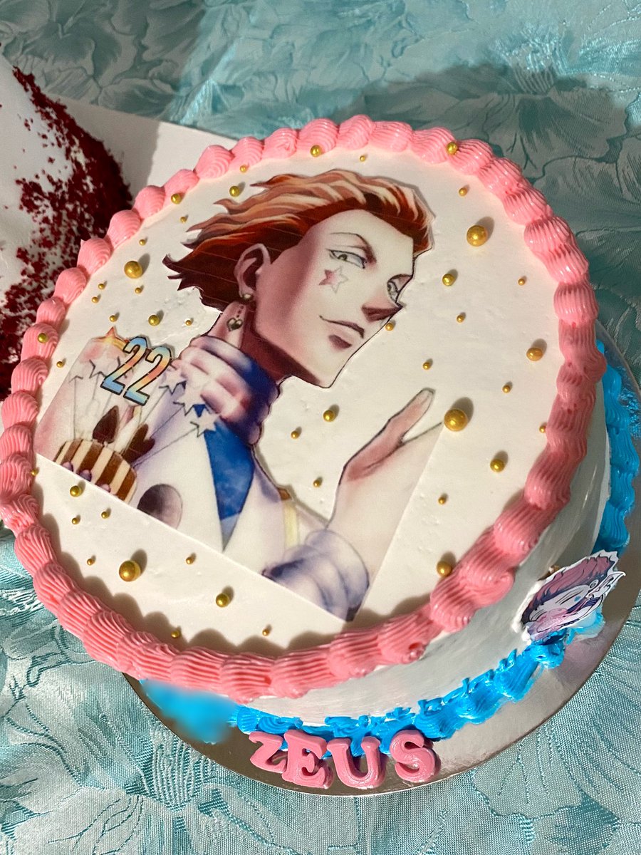 look at my cakes yall im going to hell😭