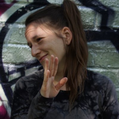 Ich, wenn ich Twitter öffne.