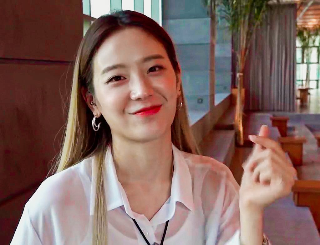 low quality Gyuri tweet media