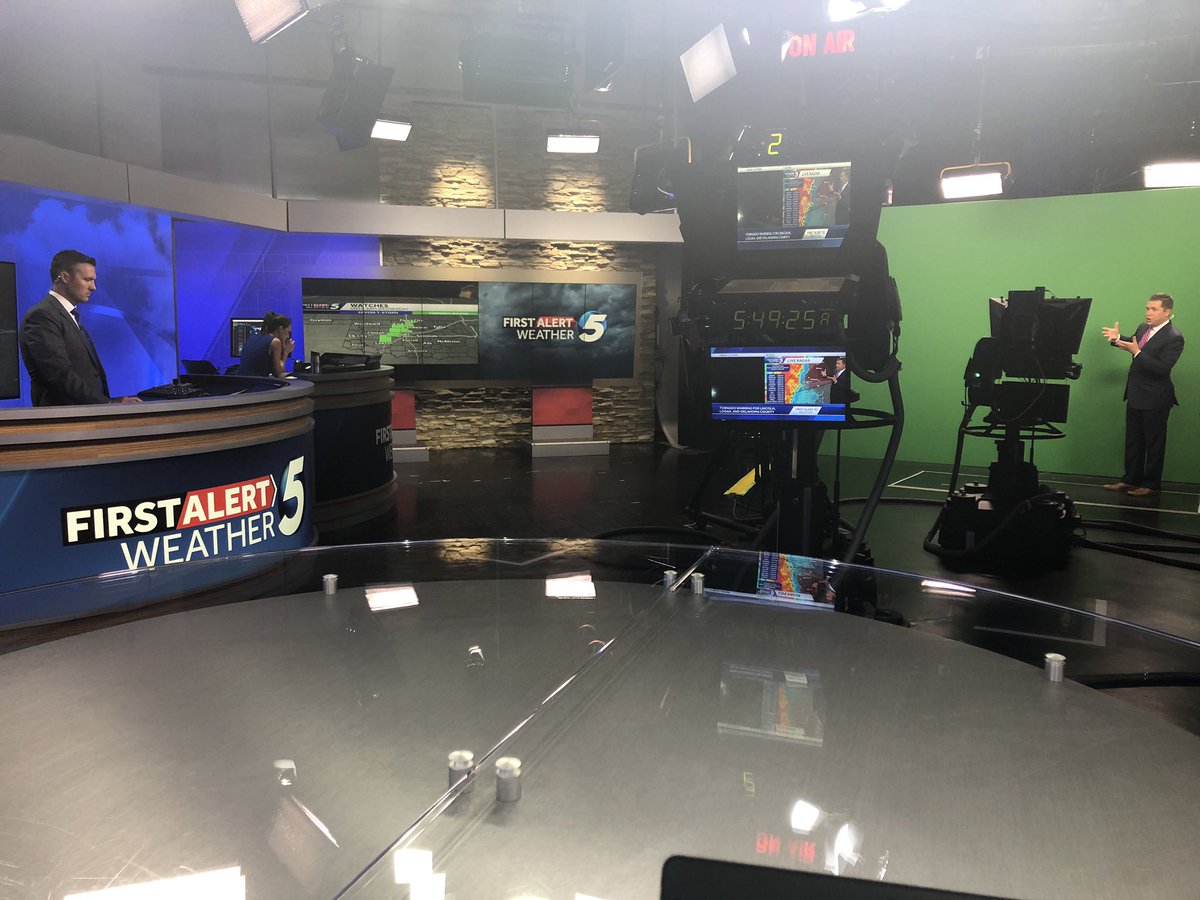 JasonKARE11's tweet image. Cool, calm, collected. The best weather team in Oklahoma. Appreciate all the hours they’ve put in the last few days. @koconews 

@KOCOdamonlane 
@KOCOjonathan 
@KOCOMichael 
@KOCO5Taylor 
@KOCO5Sabrina