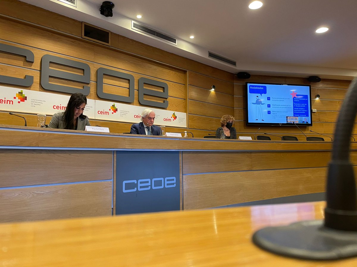 grplazamayor's tweet photo. Esta mañana nuestro presidente ha acudido a la presentación del programa de subvenciones de ayuda al empleo de @MADRID.

Con estas ayudas, el sector podrá recuperar a sus empleados en ERTE y contratar a otros nuevos.

@_CEIM_ @begonavillacis @CEHEhosteleria @HosteleriaMad https://t.co/DiCLnR1D7H