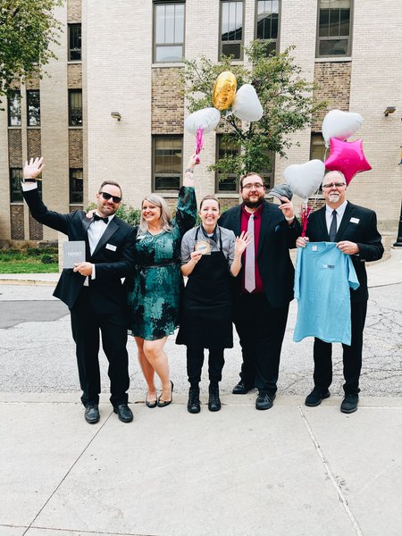ChartwellsHE's tweet photo. The team at @PittEats rolled out the red carpet for their associates today for #YouFirstDay! Personalized cards, desserts, giveaways, and more! https://t.co/J5XT1tIaU6