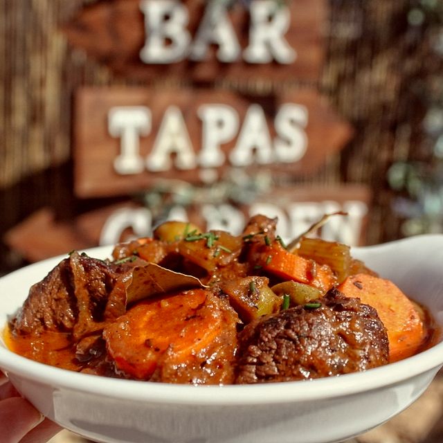 tapasibiza's tweet photo. Slow cooked beef... cooked to perfection.
#tapas #sharingfood #tapasibiza #ibiza #slowcooked #beef #greatfood #madewithlove #hiddengem #tapaskitchen #creativechefs #october #makememories #since2012 #perfection #tastesensation #foodies #friends #family #happyplace https://t.co/IXhexbzTtG