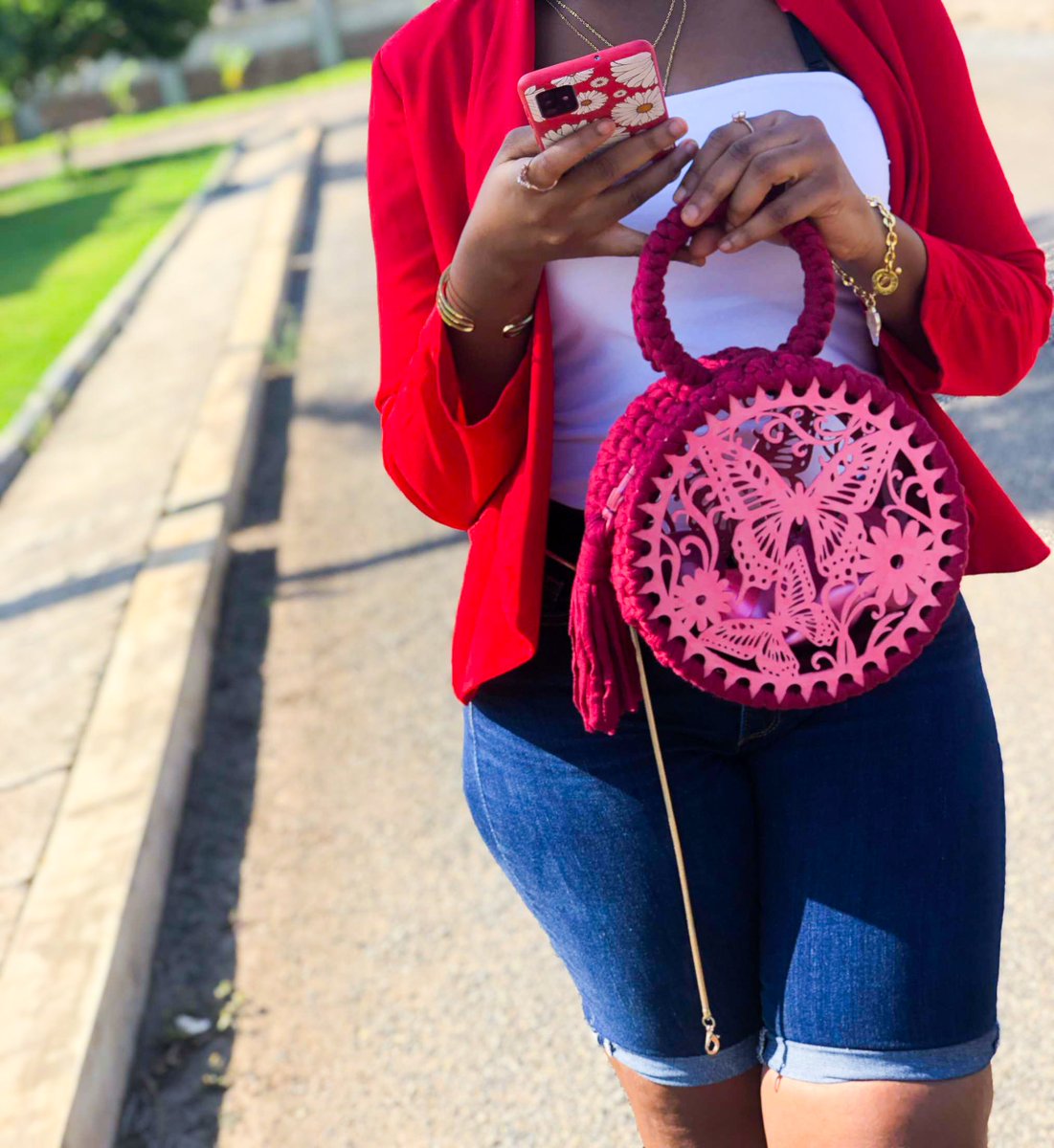 BlueRose_ghana's tweet photo. Take 2? Yes please!💙

Bag details: Comes with a pink satin pouch.

Price: 200 cedis💙 https://t.co/pleJn8zNs6