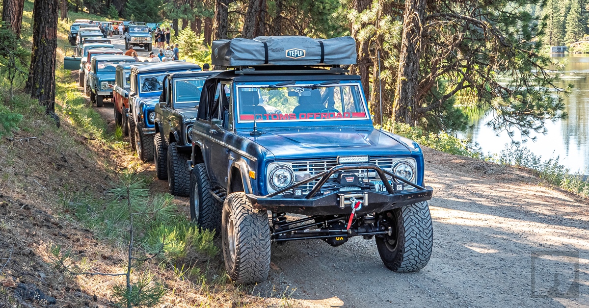tomsoffroad76's tweet photo. Follow the leader...Bronco style.
#tomsoffroad #rockandroll #pacificlakescruise #bronconation #fordbronco #classicfordbronco #earlybronco #vintagefordbronco #fordbroncodaily #pacificnorthwest #fordbroncocustombuild #broncobuilder #fordbroncolife #customfordbronco https://t.co/UXNd9Tczzc